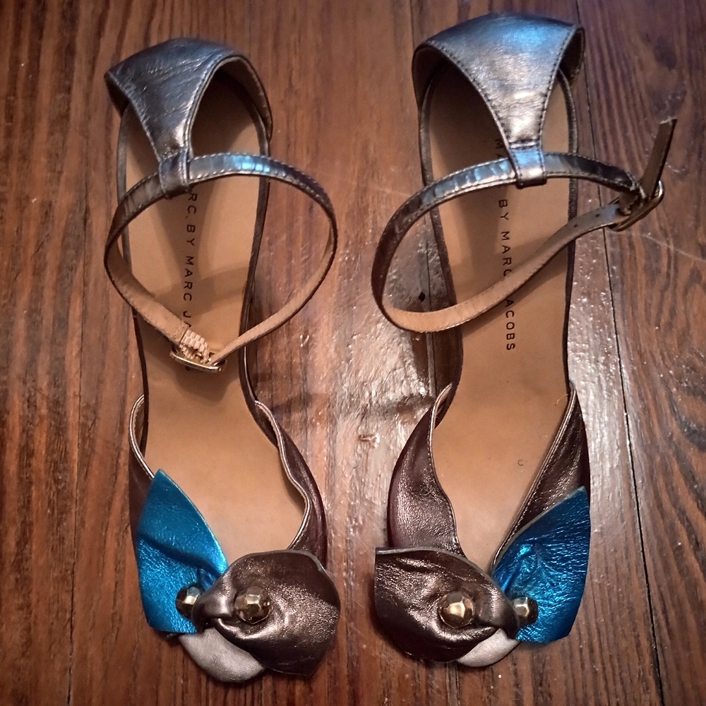 Marc by Marc Jacobs Metallic Bow Heels Size 36 (6-6.5)